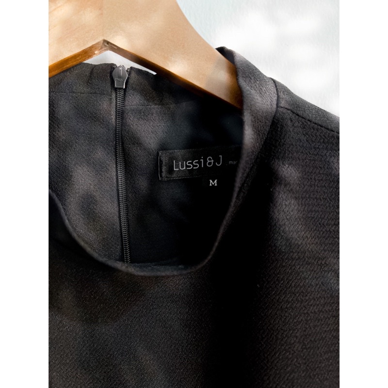 Đầm tay bồng xẻ tà korea