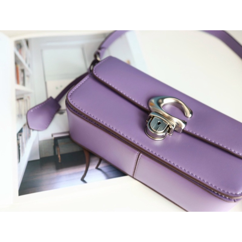 Túi đeo vai Coach Studio Baguette Bag