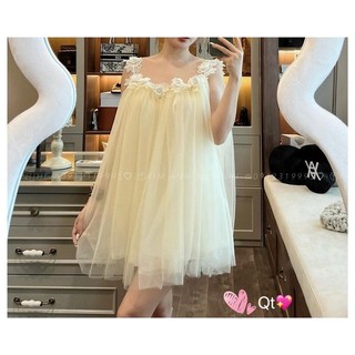 Váy lưới trễ vai đính hoa bồng bềnh