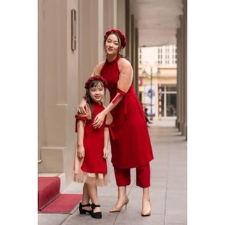 Set áo dài cách tân đỏ cho mẹ và bé