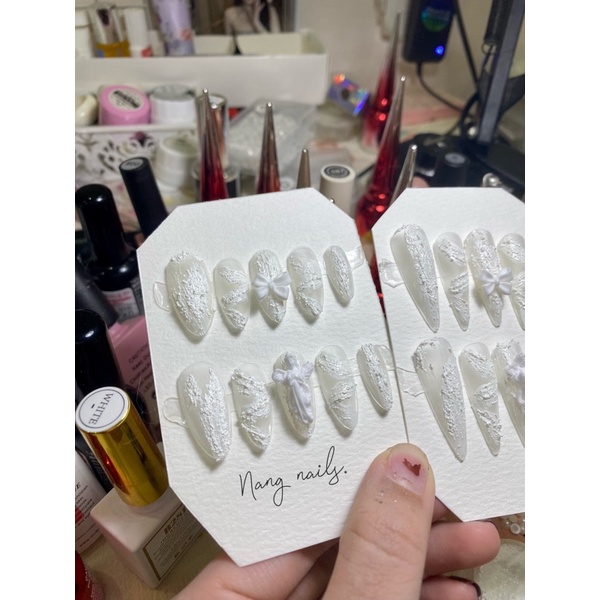 Nail Box Thiết Kế Màu Trắng Nail Cô Dâu Móng Giả Dài Đính Nơ