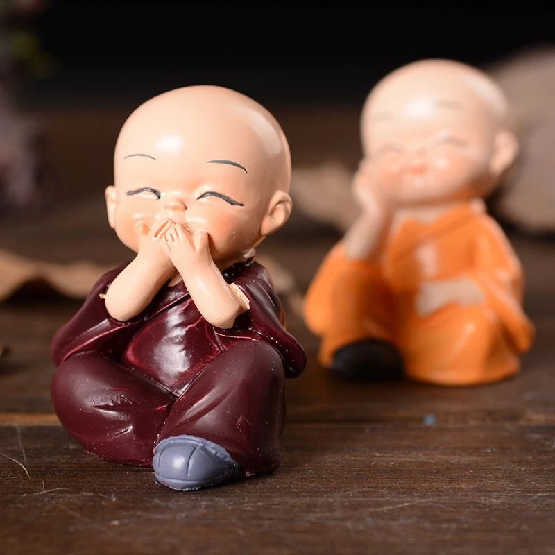 Tượng Chú Tiểu Nhỏ Bằng Nhựa Resin Dễ Thương Dùng Trang Trí Văn Phòng / Nhà Cửa