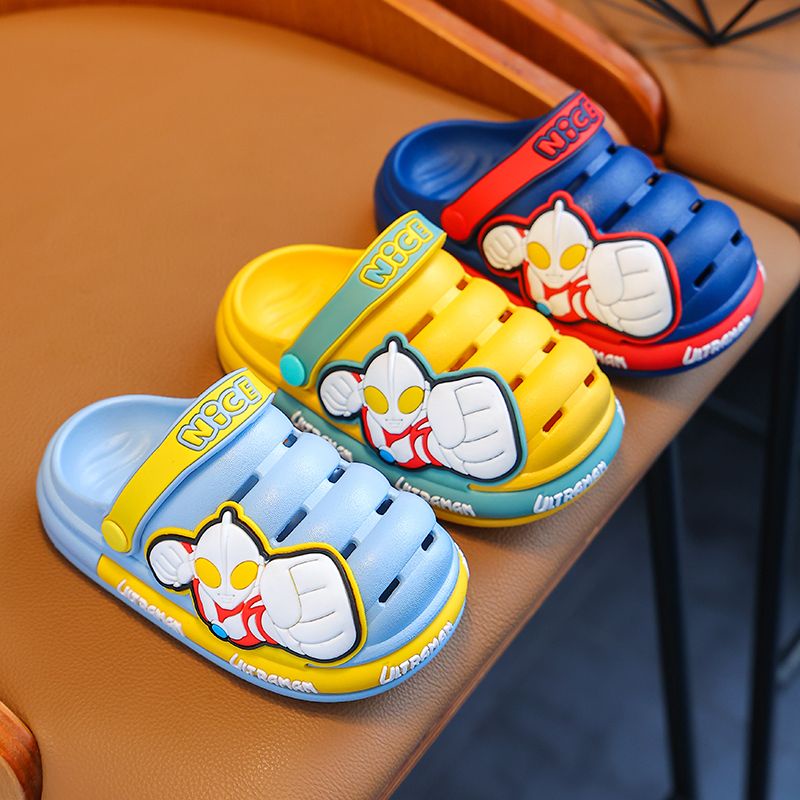 Dép Sandal Đục Lỗ Cỡ Vừa In Hình Ultraman Cho Bé Trai Bé Gái
