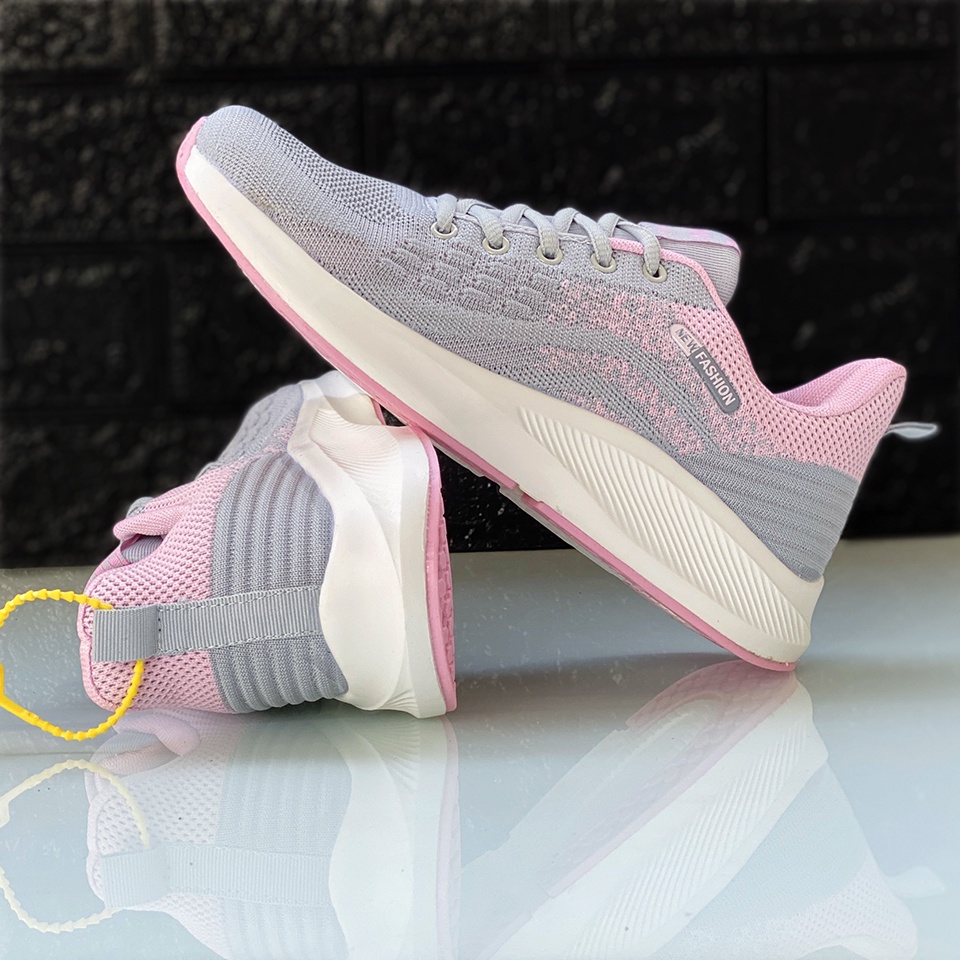 Giày thể thao nữ siêu đẹp