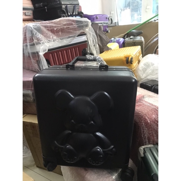 Vali khung nhôm gấu