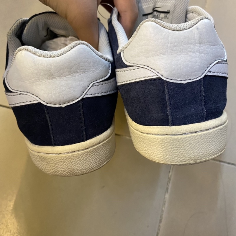 Giày chính hãng đã qua sử dụng