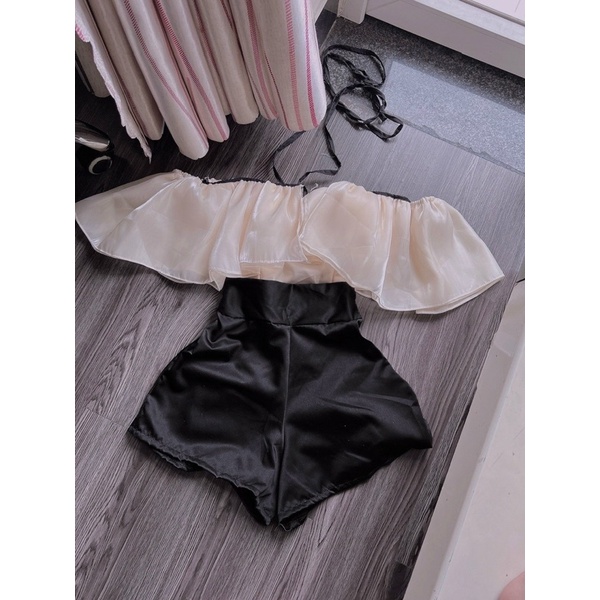 Jum Đùi Trễ Vai Dây Thắt Nơ Tơ Óng Tapta Lưng Thun