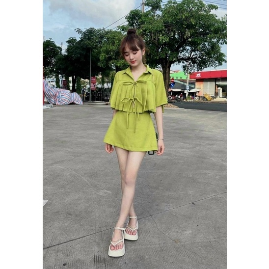 Set Áo Croptop Cổ Bẻ Tay Ngắn Thắt Dây Ngực Kèm Chân Váy A