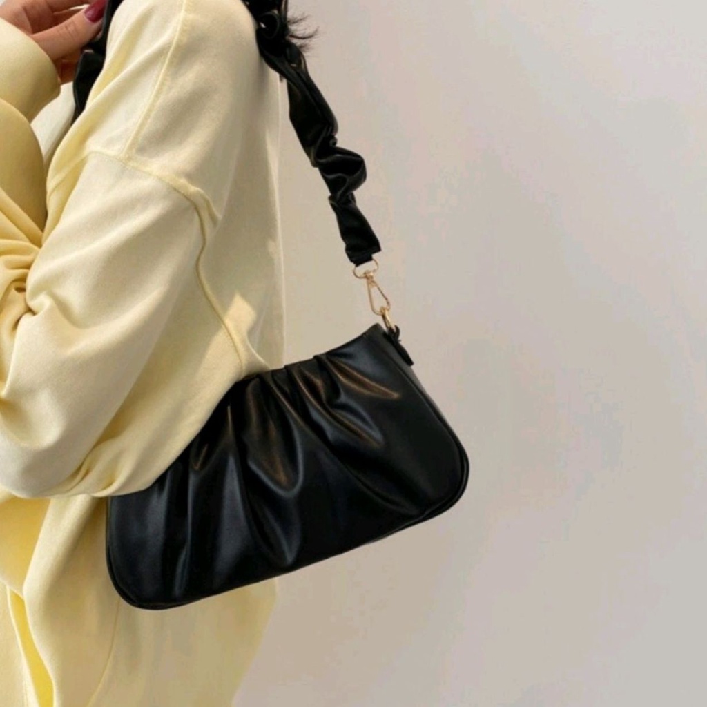 Túi đeo chéo kẹp nách nữ chất liệu da lì quai nhún sang chảnh kèm dây đeo chéo style Korea Size 26 FUNKY FUN-T.062