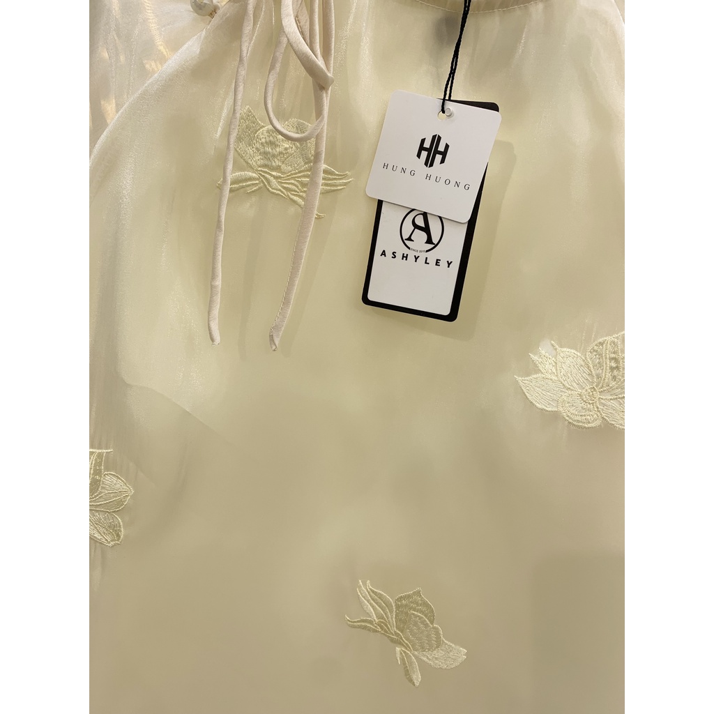 Set áo cổ tròn thêu quần dập ly-Kianvu