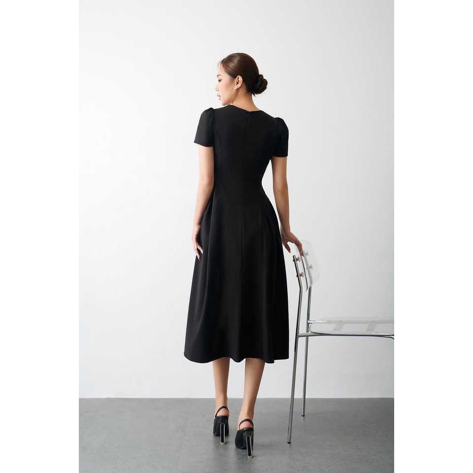 Đầm midi cut out vai 1 bên nhún eo tay ngắn thời trang GAGO màu đen và xanh dương GG4228/ GG4244