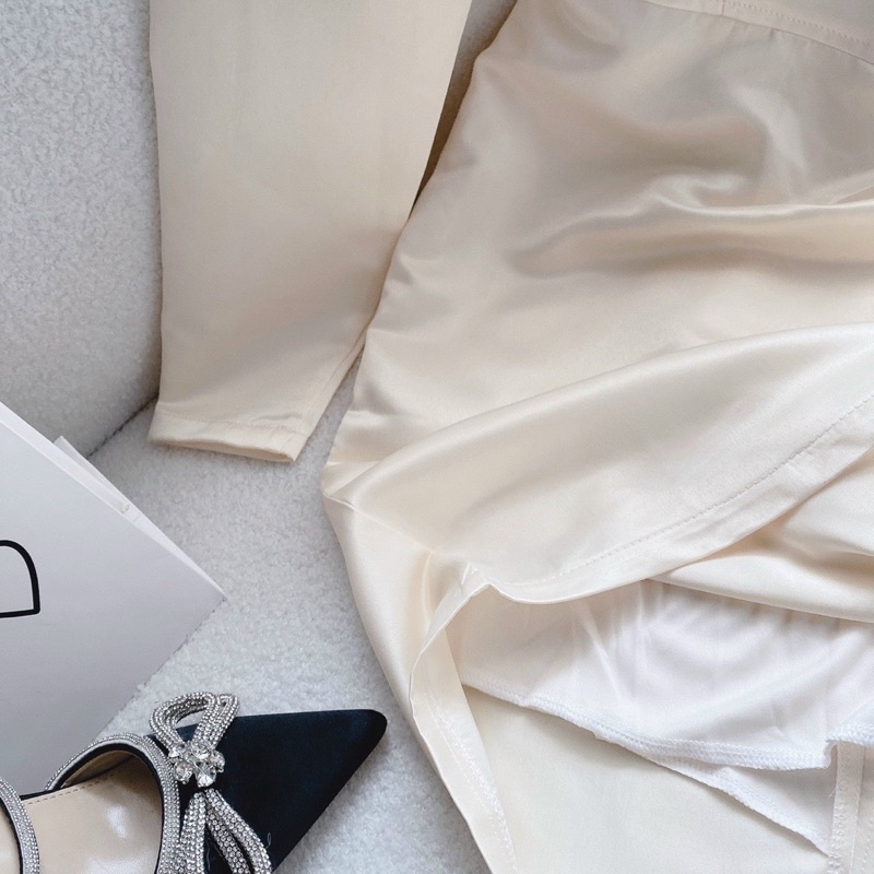 ĐẦM KEM CÚP NGỰC PHỐI REN TAY DÀI BODY