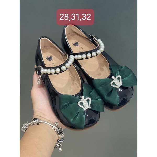 Búp bê của bé đồng giá