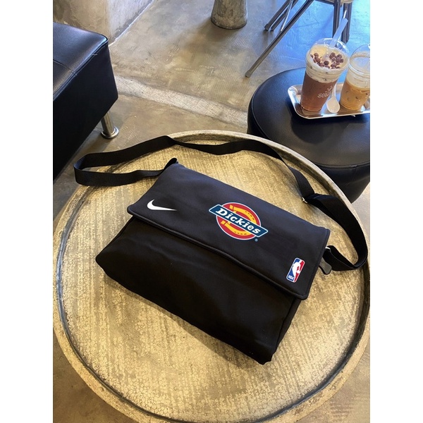 Túi Local Brand Costum đựng laptop