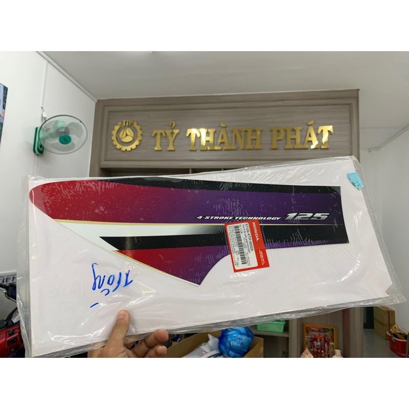Tem cốp Fu 2 Trắng Phải
