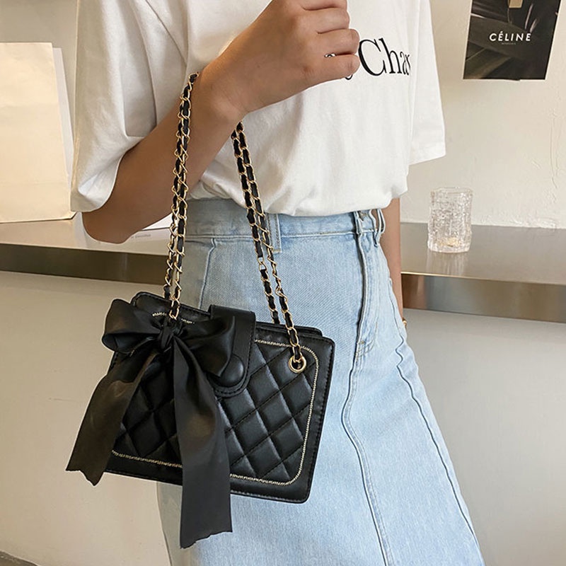 AlphaZ Túi Xách Lụa Phối Dây Xích Đeo Vai Sành Điệu Hình Thoi Hợp Thời Trang Thường Ngày Và Dễ Phối Đồ Cho Nữ