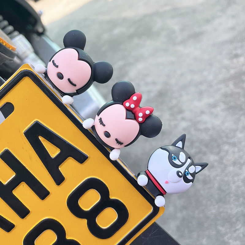 Búp Bê Nhỏ Dễ Thương Trang Trí Biển Số Xe Hơi