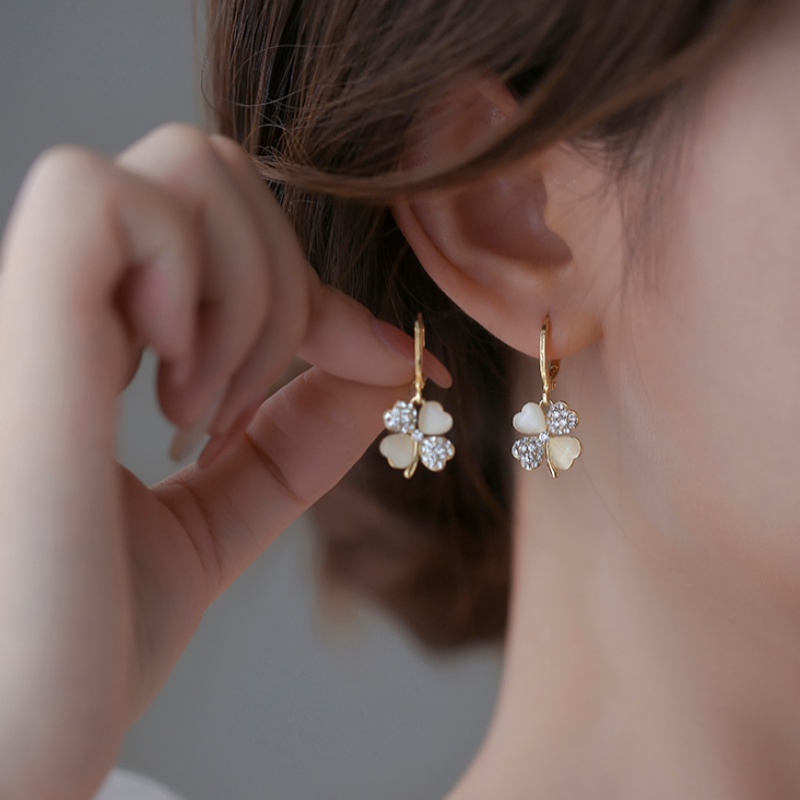 Bông Tai Dáng Dài Hình Cỏ Bốn Lá Đính Đá Opal Thời Trang Hàn Quốc Thanh Lịch Cho Nữ