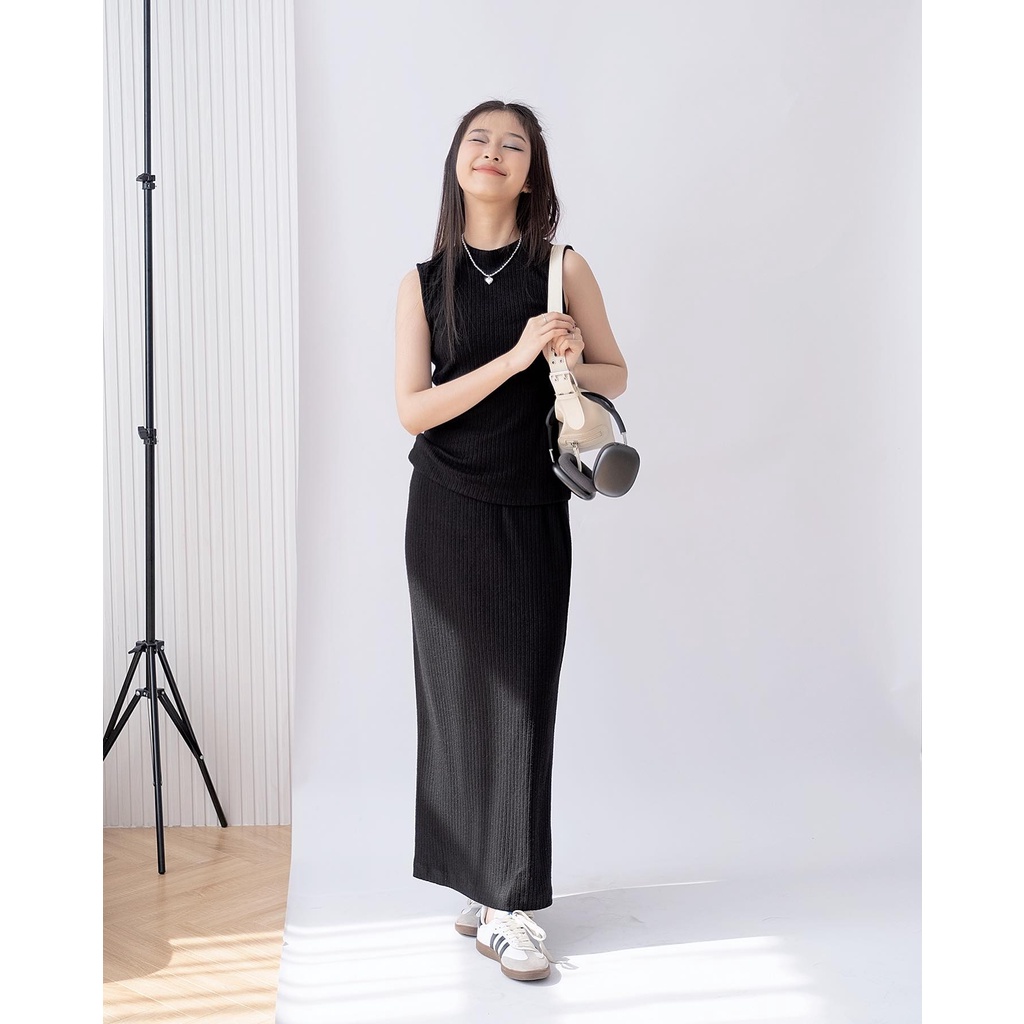 Áo ba lỗ len gân Naked by V - Êm Knit Top