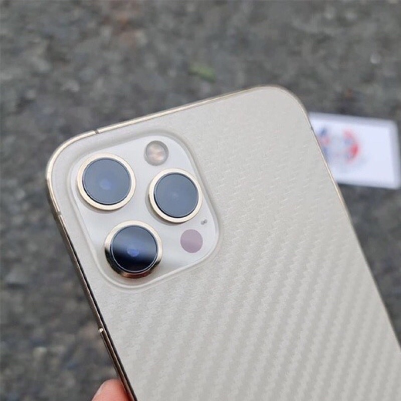 MIÉNG DÁN MẶT SAU VÂN CARBON CHO IPHONE ANDROID