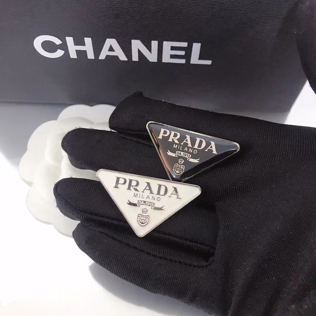 Ghim Cài Áo Kim Loại Hình Tam Giác Mới Cho Nam Nữ