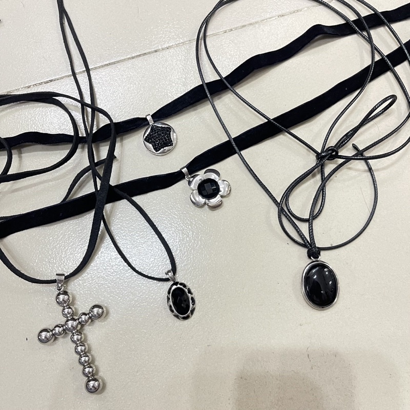 Vòng cổ choker phối mặt hoa