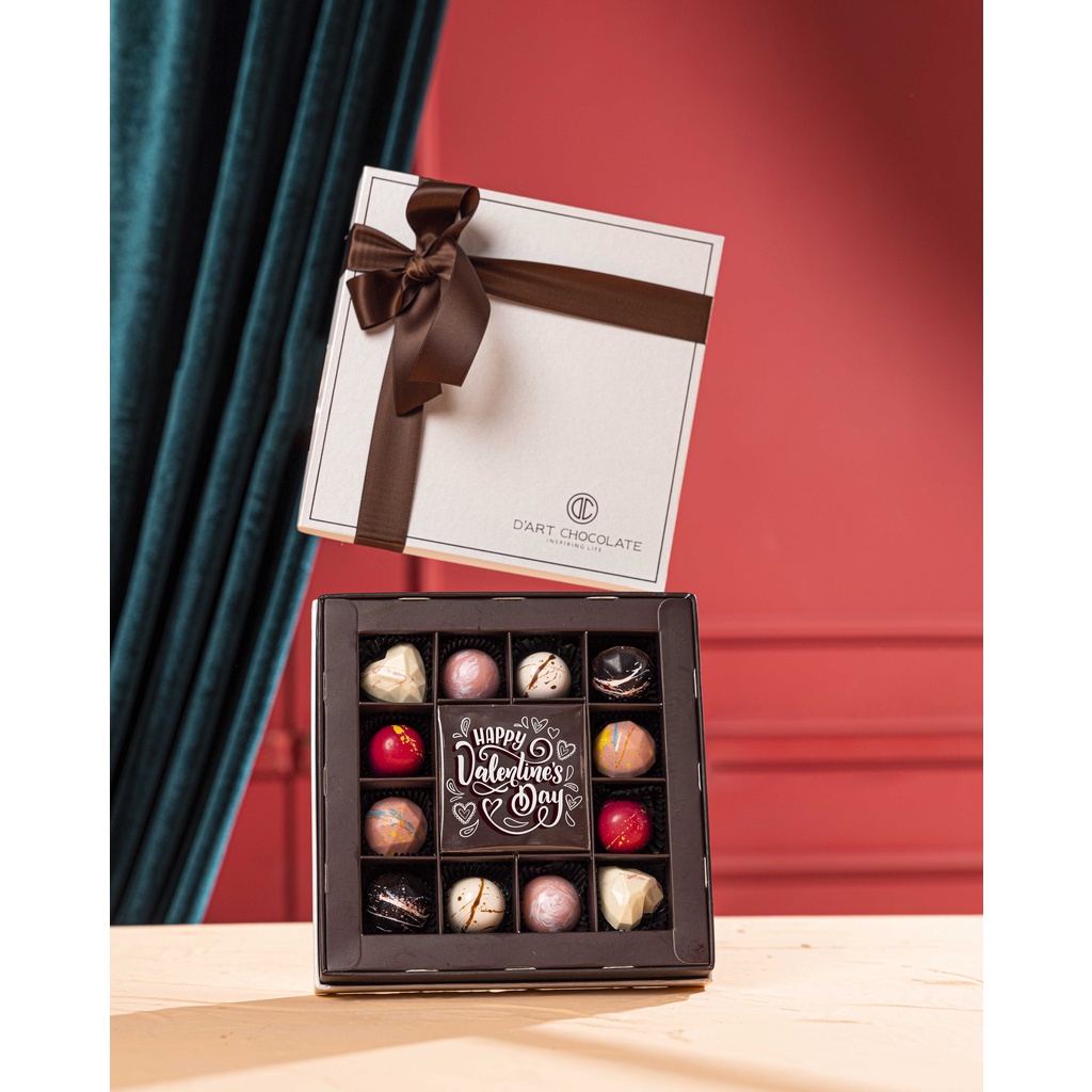 Hộp 12 viên socola tươi & 1 viên socola nghệ thuật - BST Love is a Gamble D'Art Chocolate | Dart Chocolate