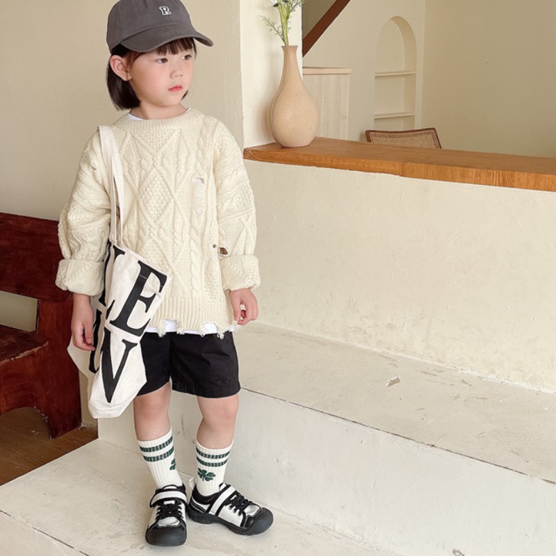 Set 4 hoa nhí Vintage đen trắng cho bé gái họa tiết dập nổi cỏ 4 lá