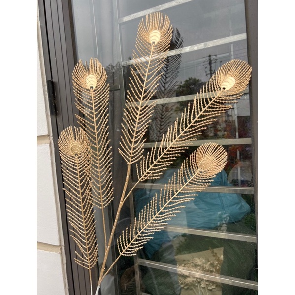 Đào đông, lá tao, lông công, kim lan… trang trí tết cực đẹp thu hút tài lộc