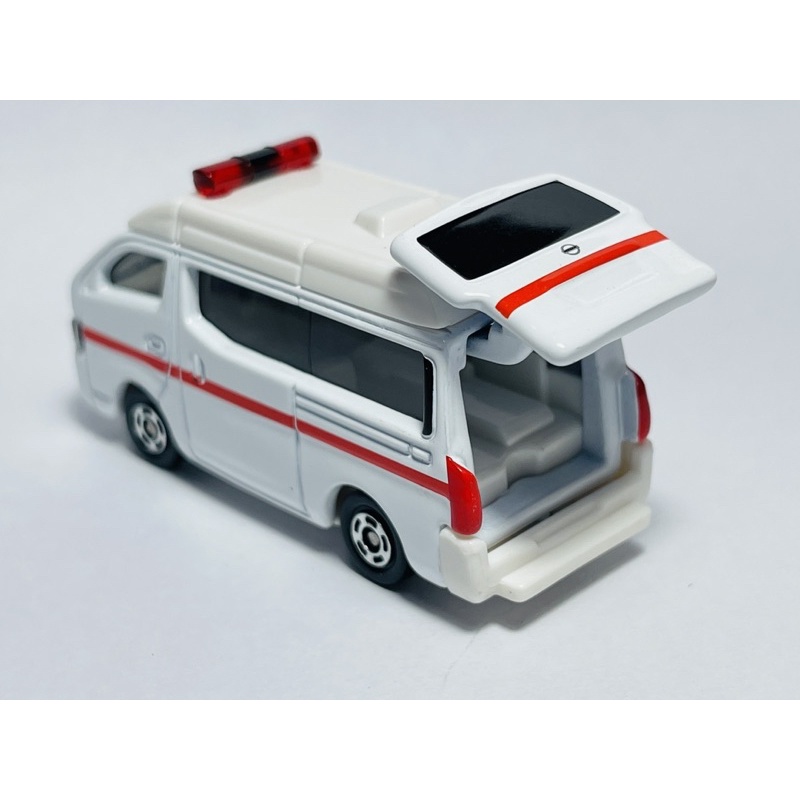 Hobby Store xe mô hình Tomica Nissan Ambulance - Xe Cấp Cứu  TL01