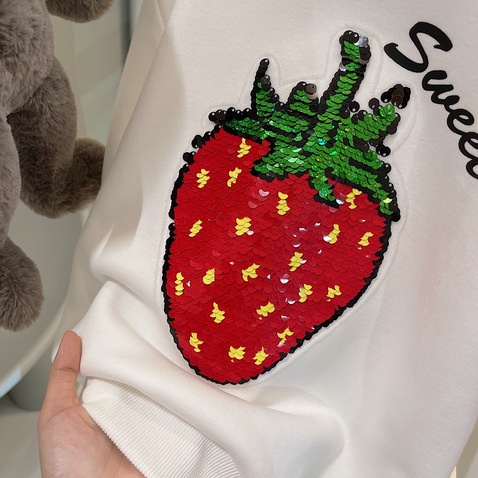 Áo Sweater Tay Dài In Hình Dâu Tây Thay Đổi Màu Sắc Thời Trang Xuân Thu Cho Bé Gái