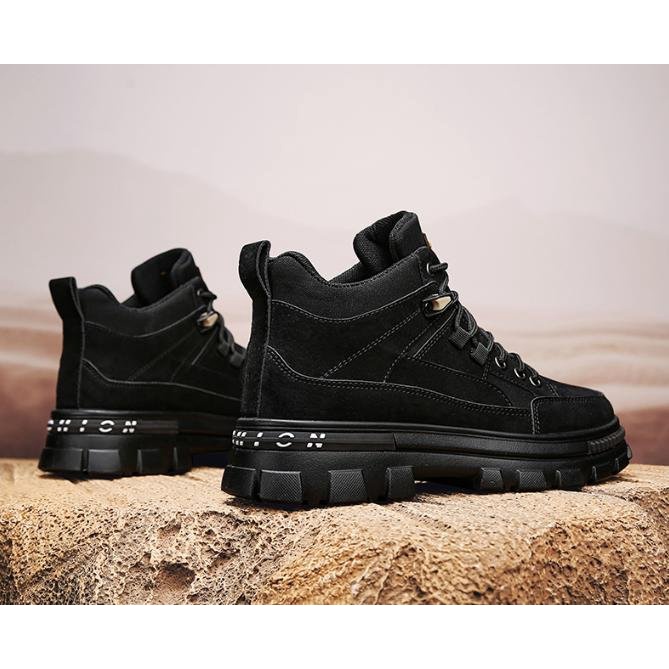 Giày Boot Nam Màu Đen POIN GN415