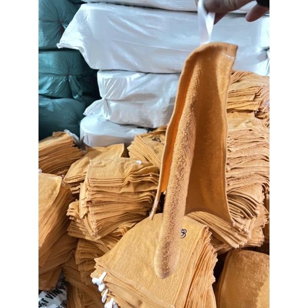 Combo  100 khăn mầm  non thêu ký hiệu khác nhau có móc treo