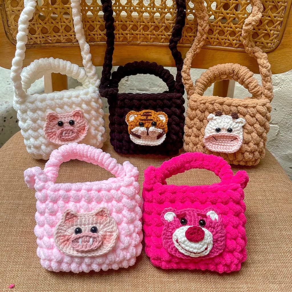Túi len handmade đeo chéo hình gấu dâu lotso cute đựng son tai nghe