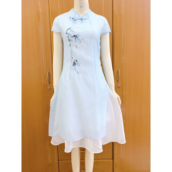 Đầm 2hand cổ tàu xanh pastel thêu nổi