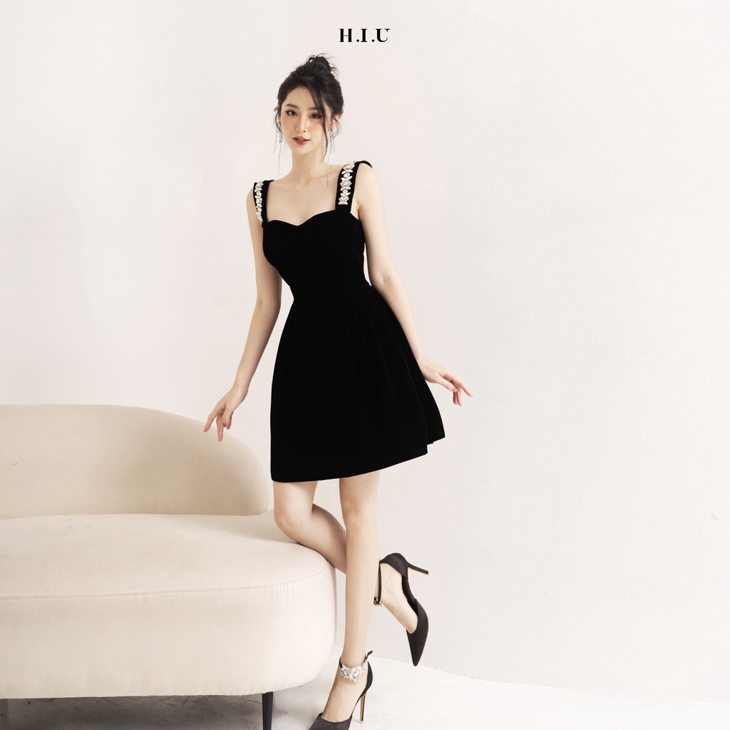 Váy nữ dự tiệc nhung hai dây đính đá thiết kế Label black Dress H.I.U Fashion , đầm dáng ngắn nhún bồng sang trọng