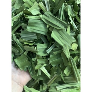 Lá dứa sấy lạnh 100gam (lá nếp ,lá thơm hãm trà ,nấu xôi,chè, tạo mầu tự nhiên,tăng hương vị nấu ăn)
