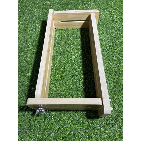 Khuôn đóng pin 18650