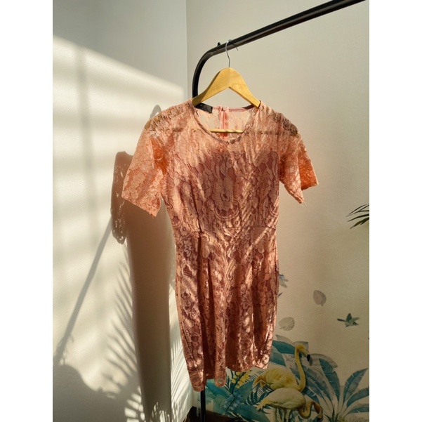 váy ren hồng chân xoè cộc tay size S