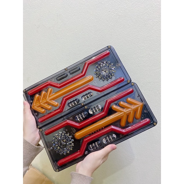 Cặp Đèn Hậu Mũi Tên Mẫu Mới Cao Cấp , Lắp Xe Tải Dùng Điện 24V