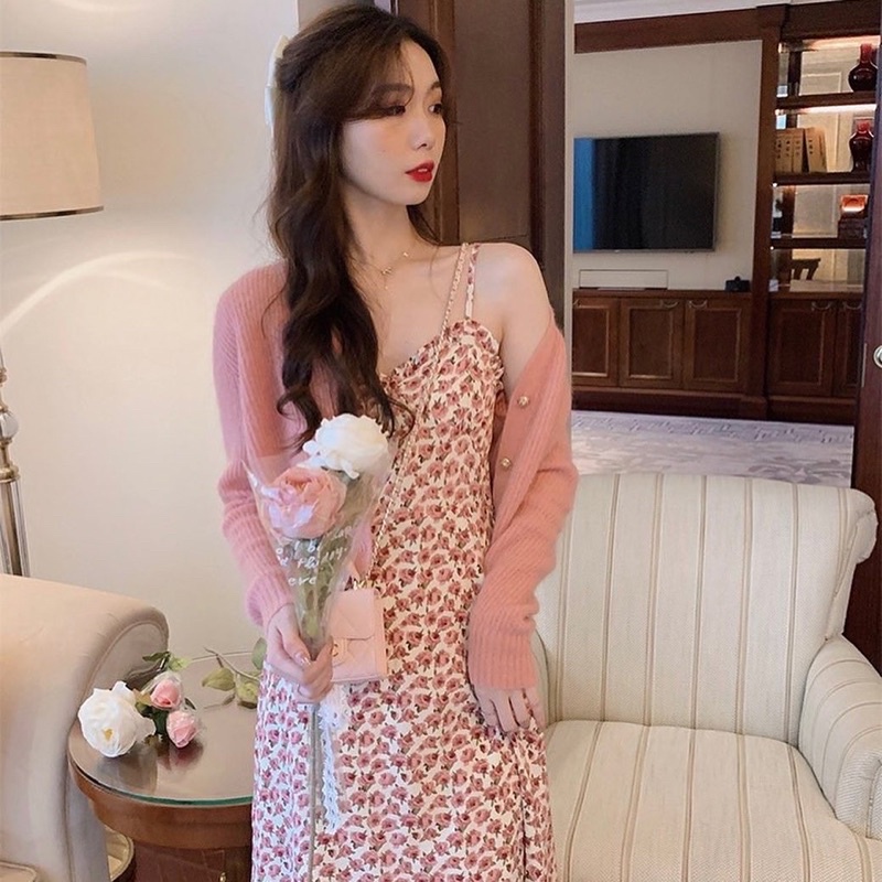 (SẴN/Ảnh thật ở cuối) Set đầm hai dây hoạ tiết hoa nhí kèm khoác len cardigan mỏng màu Hồng Hachie