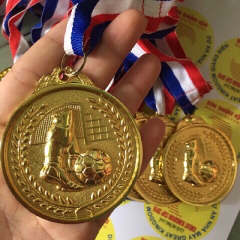Sỉ Huy chương bóng đá cao cấp, Vàng, Bạc, Đồng