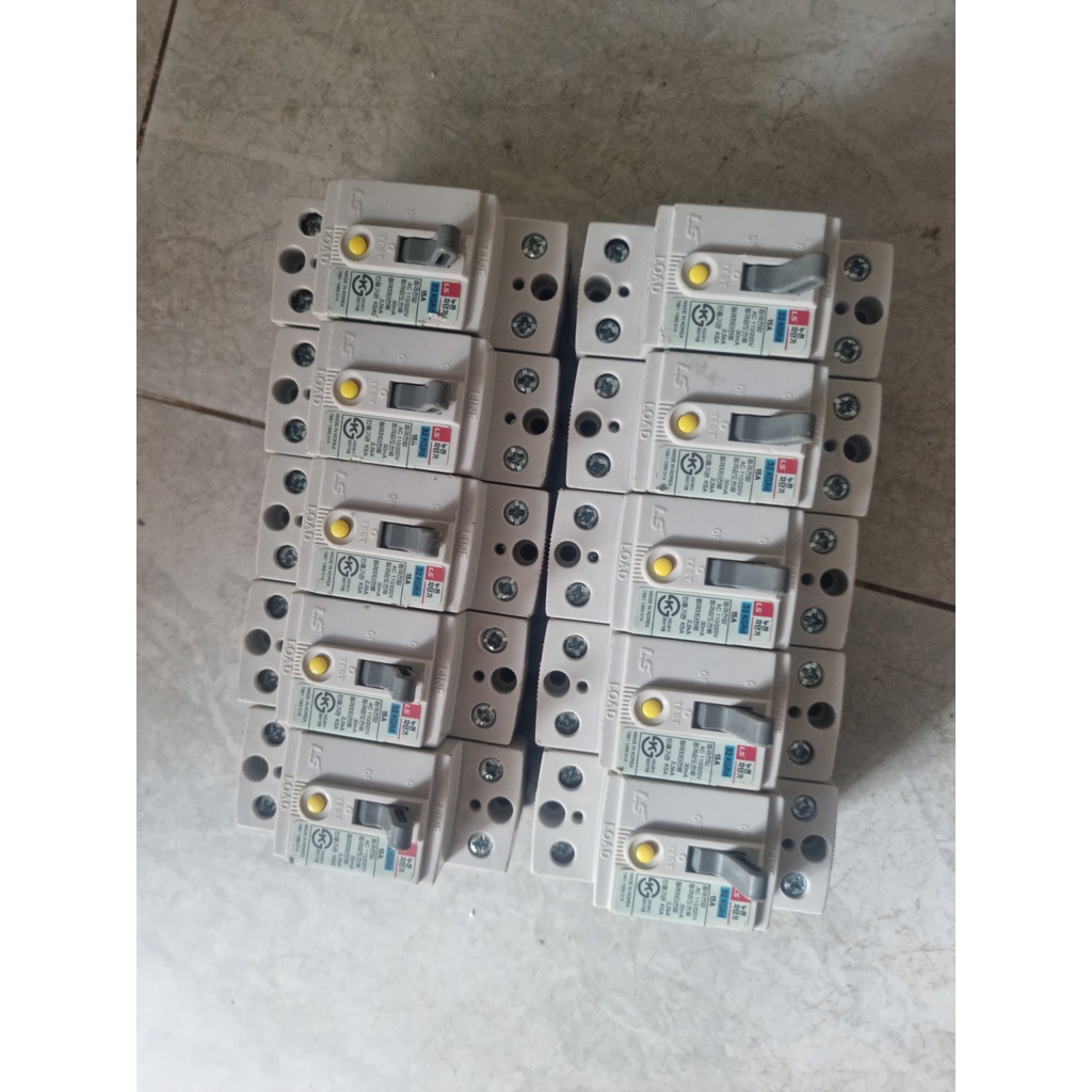 CB chống giật 15A có chân gài