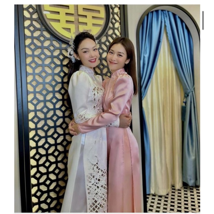 Áo dài tay phồng bê tráp Minh Hằng