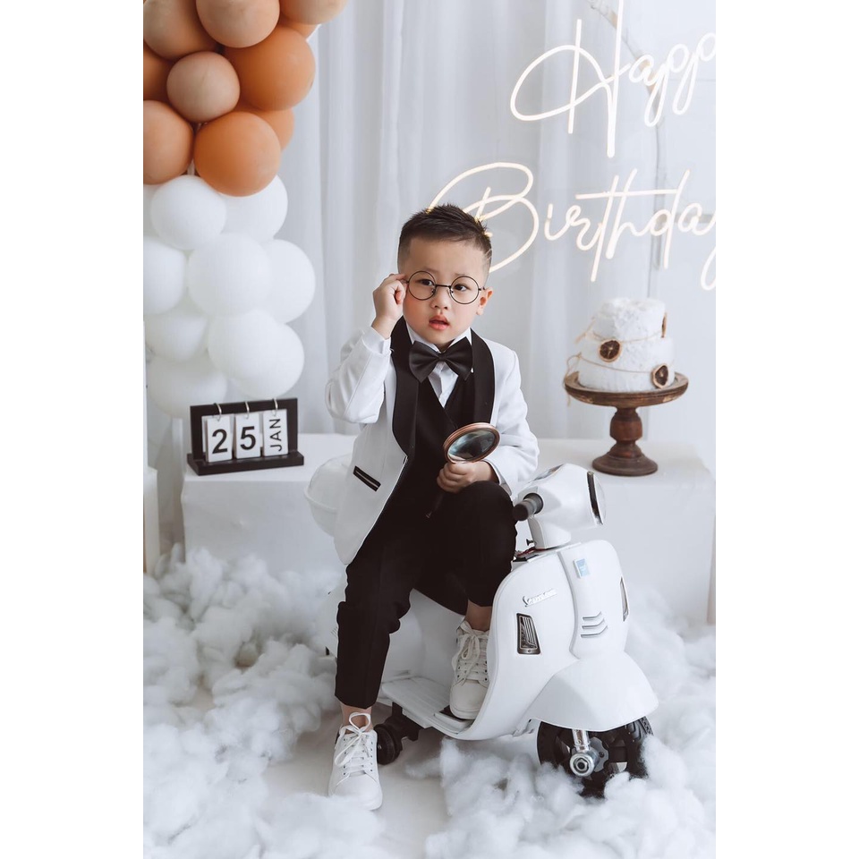 Set Vest Trắng Cổ Đen Cho Bé Trai Công Tử Nhí