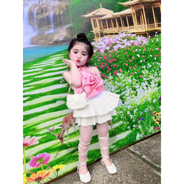 Set áo yếm tết bông hoa hồng kèm chán váy tầng dập ly bé gái