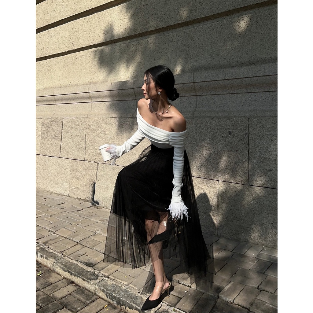 Chân váy ren lưới dập li HUONG BOUTIQUE HBZ440