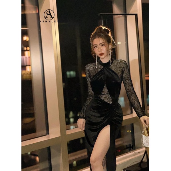 Đầm nhung cổ yếm kết hợp áo ren ôm sát body cùng phần váy xẻ tà tôn dáng quyến rũ