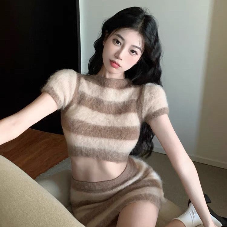 Bộ Áo Dệt Kim Kẻ Sọc Dáng Ngắn Phong Cách Hàn Quốc Thời Trang Mùa Xuân Mới 2022 Cho Nữ