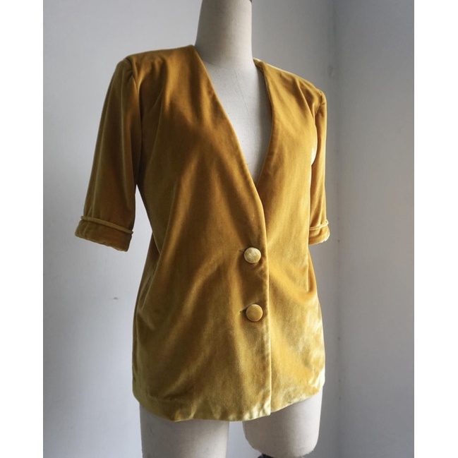 Áo khoác nhung vàng tay ngắn